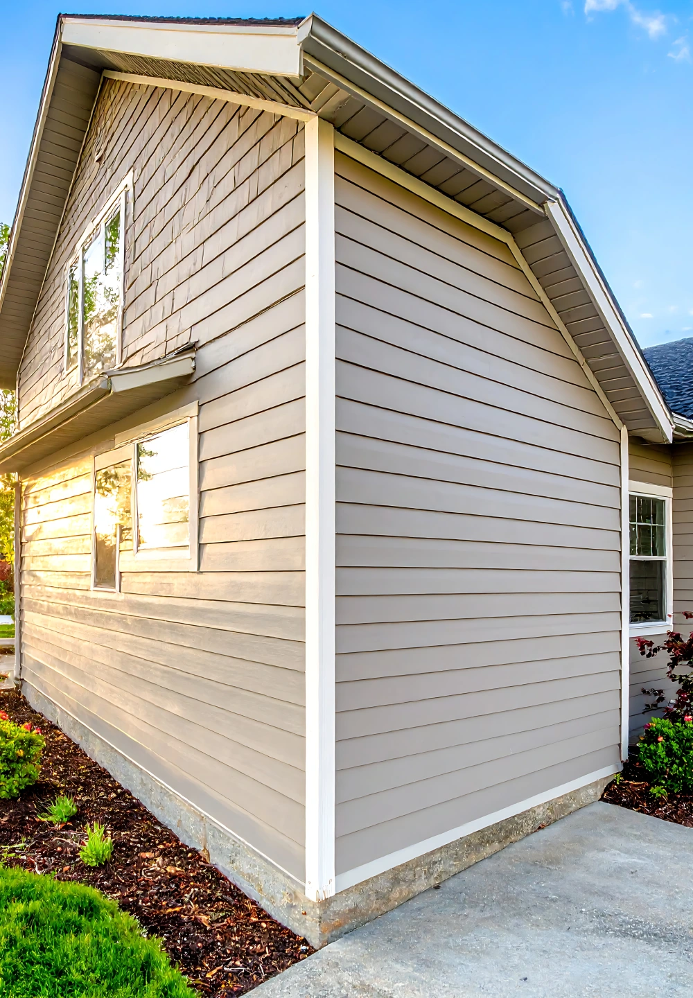 exterior-of-the-modern-home-siding-deateils-in-southern-maryland